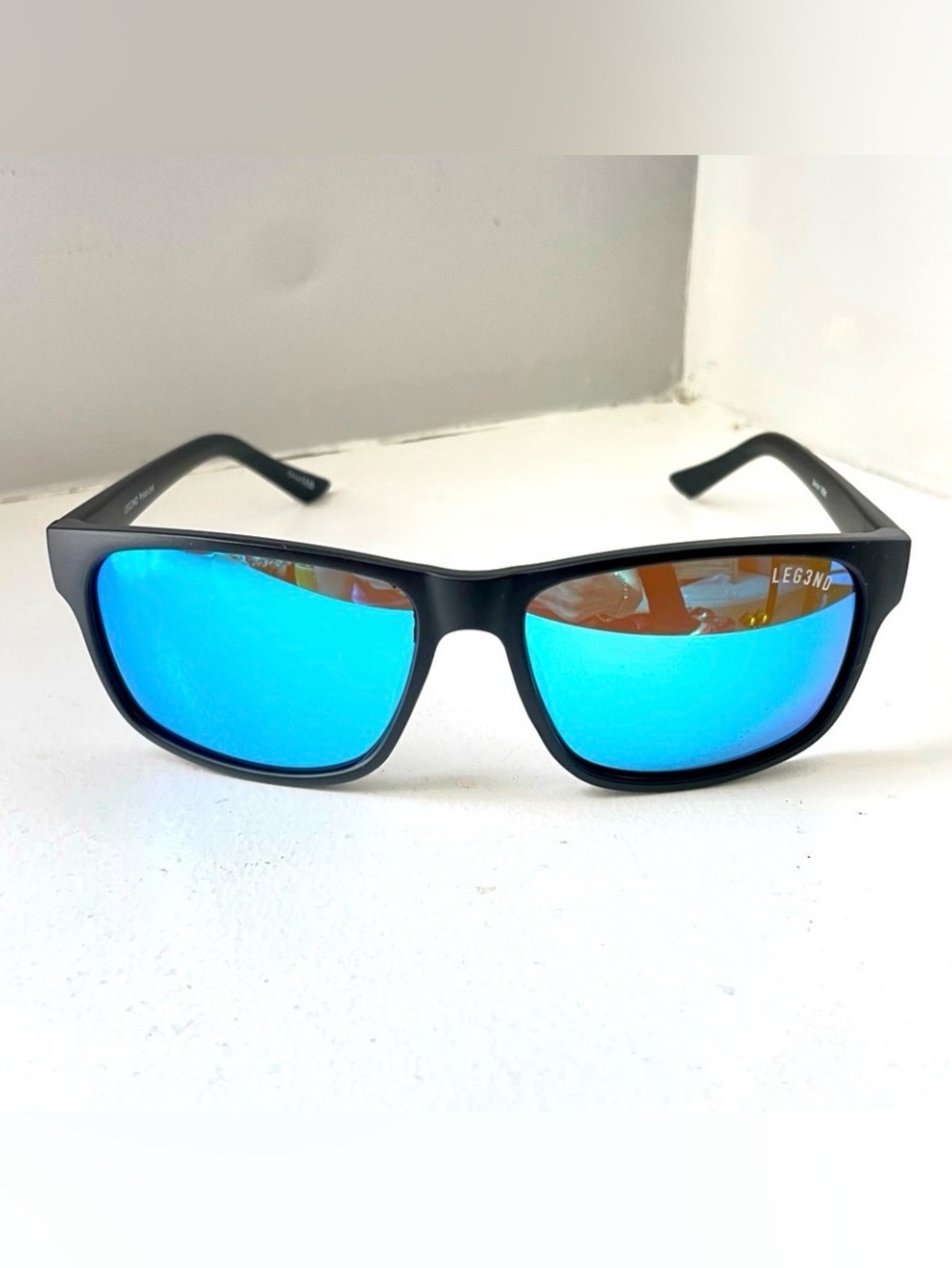 Stylish Men's Attitude Polarized Blue Mirror Sunglasses in Matte Black NWT